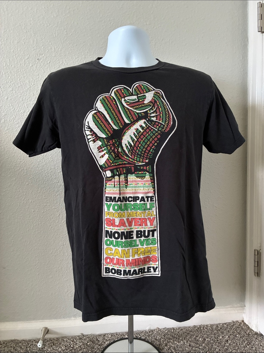 Bob Marley Emancipate Yourself Lyrics Black Graphic Tee Medium Reggae Medium Top